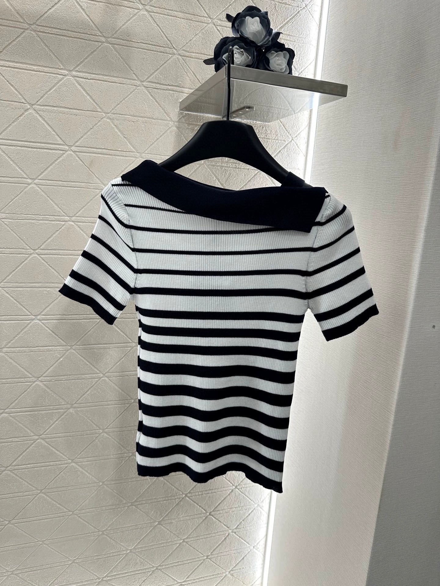 C 25 Off-shoulder lapel, ribbon, slim-fit knitted short sleeves