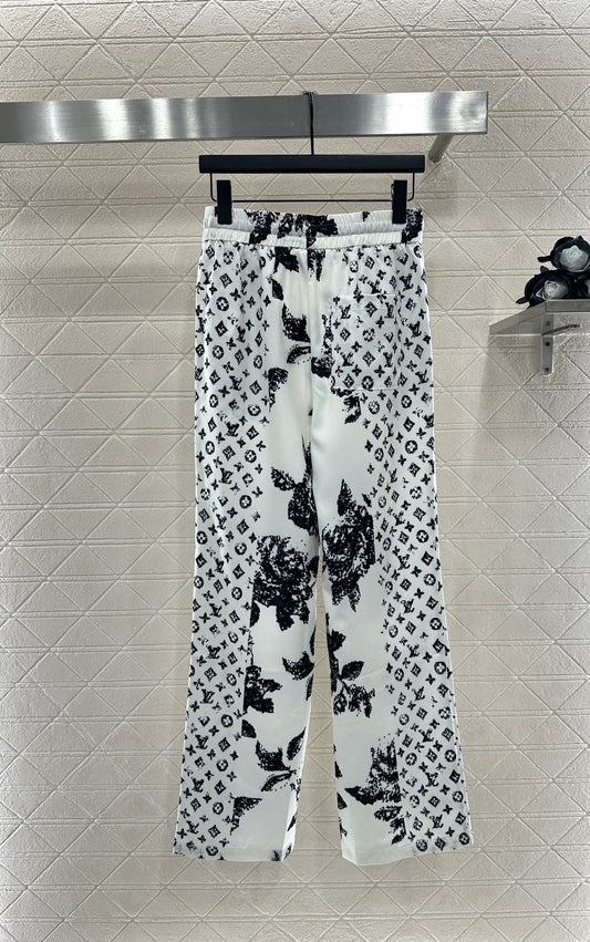L 25 Printed drawstring trousers