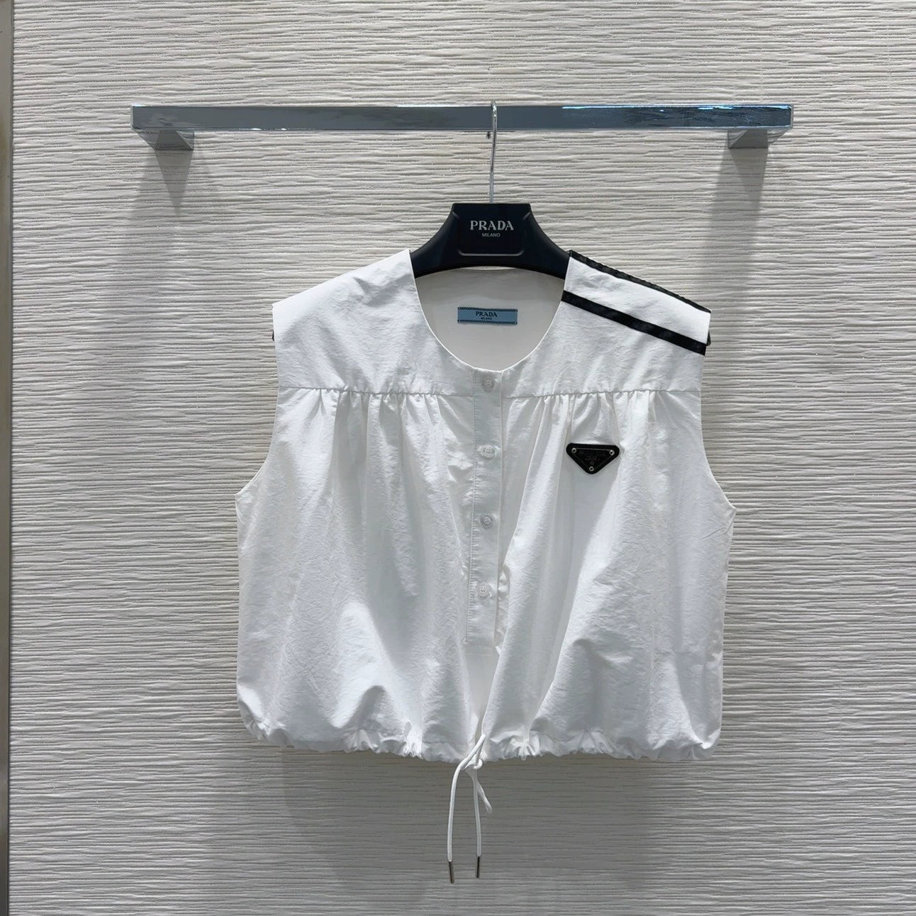 P 25 new triangle label straps sleeveless top half skirt set