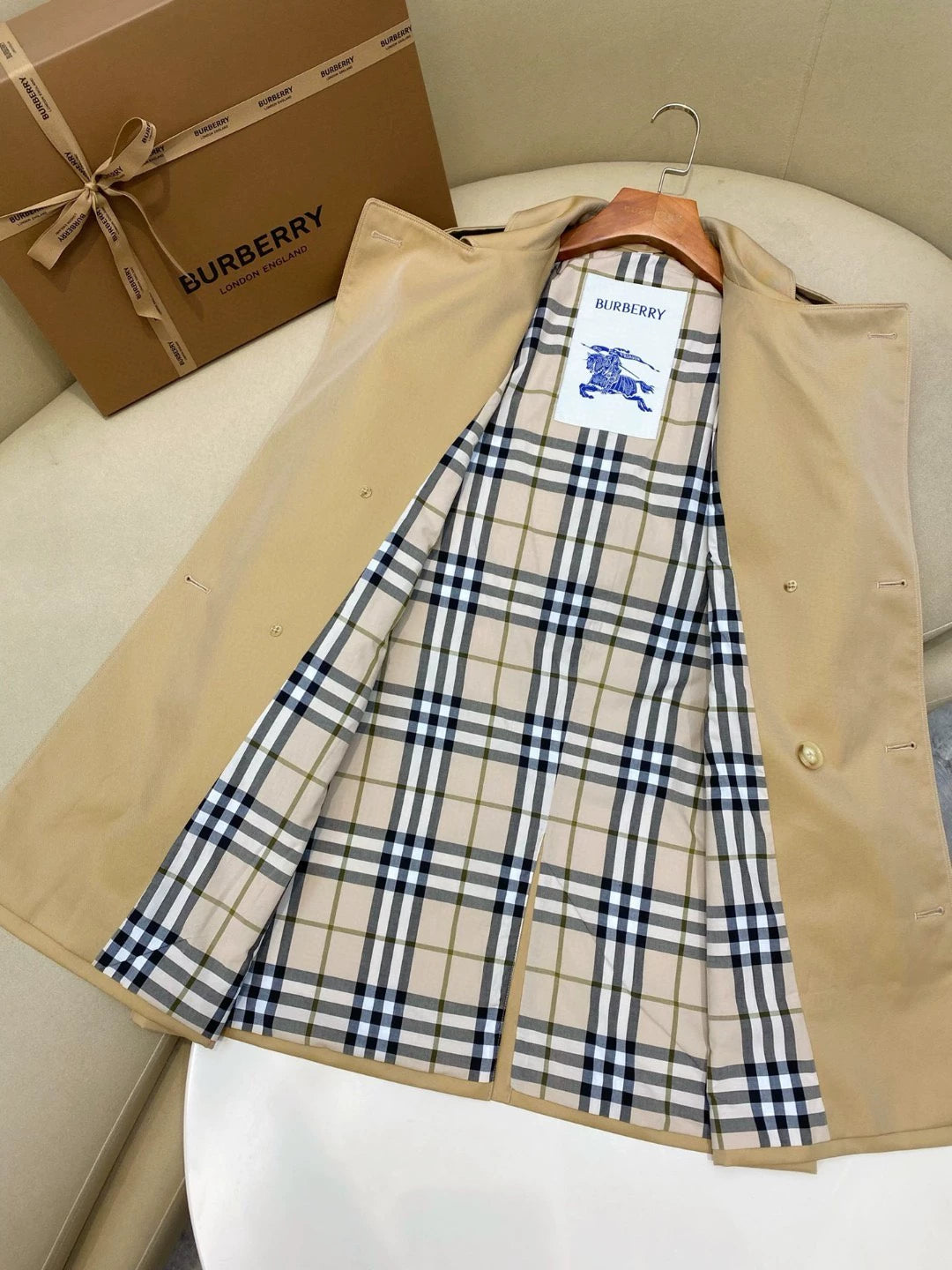 BU 25 new mid-length windbreaker