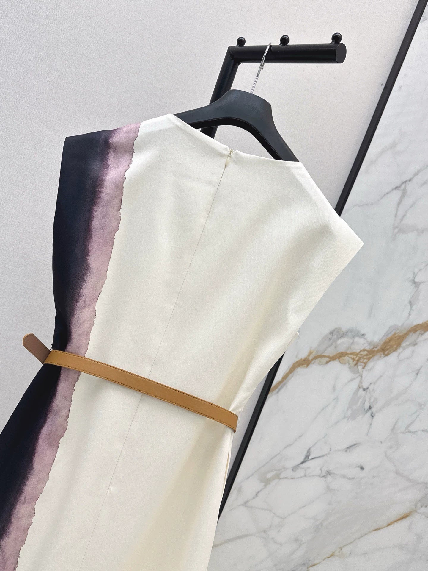 D 25 Spring/Summer Printed Sleeveless Dresses