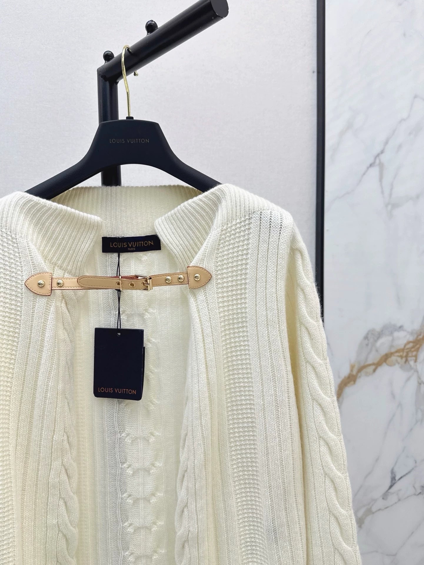 L 25 Cashmere Belted Cardigan
