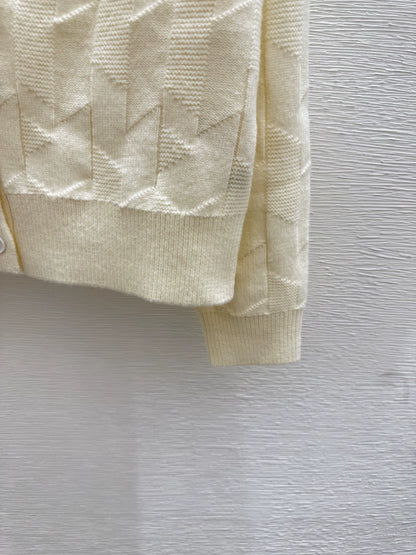H 25 New Solid Color Simple V-Neck Knit Cardigan（Green Beige Red）