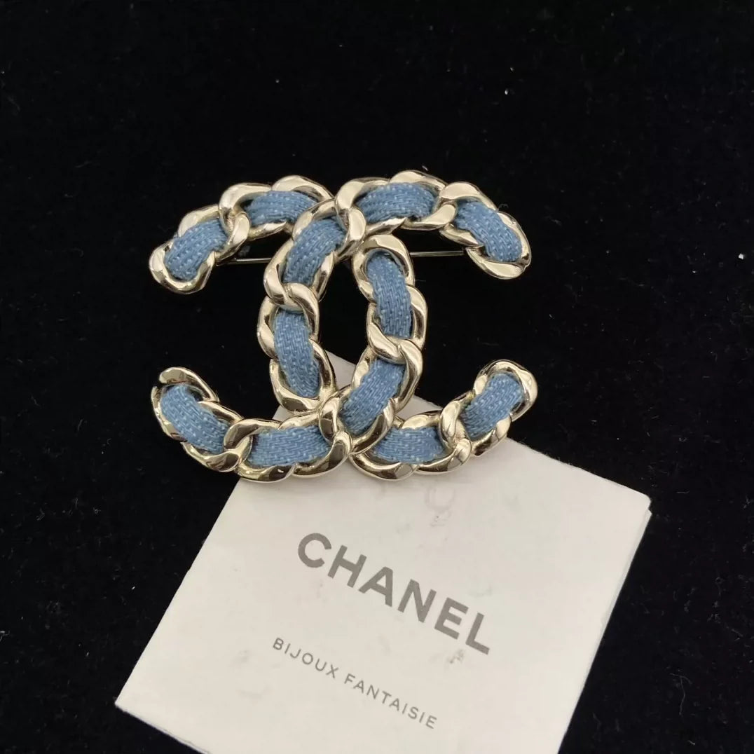 25 Summer new denim blue double C brooch