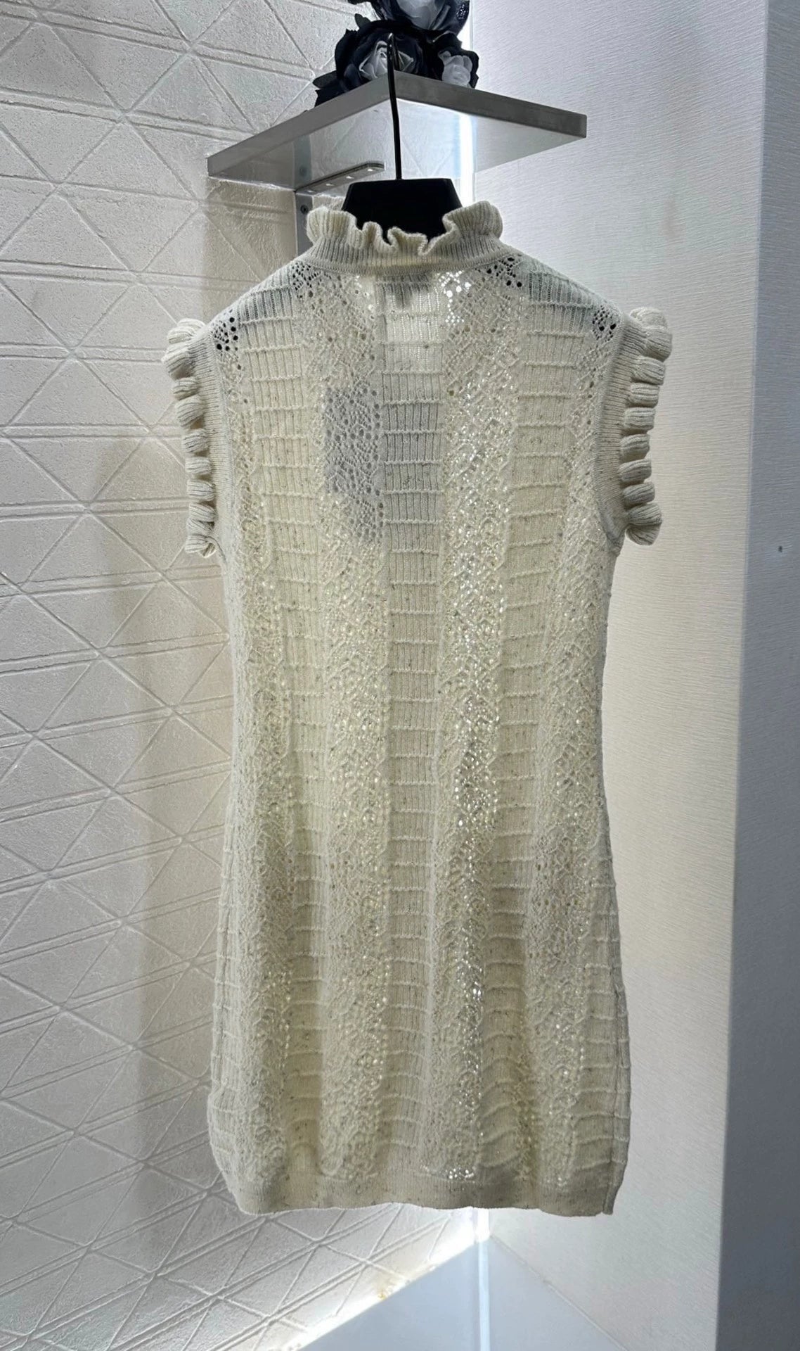 Knitted vest skirt with quilted sleeves