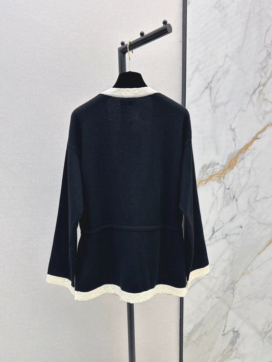 C 25 Black and white contrast knitted wool cardigan