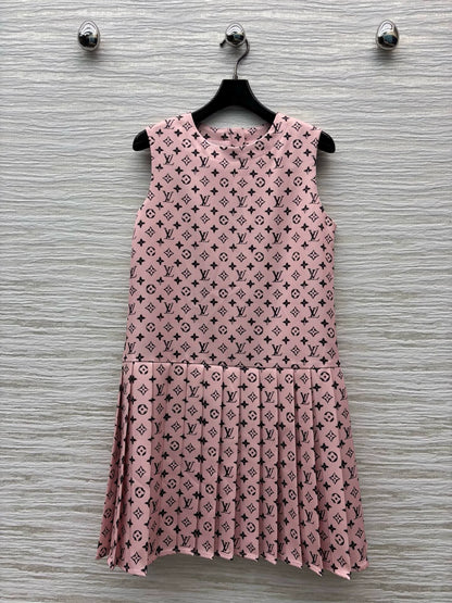 L 25 Spring/Summer New Pink Sleeveless Pressed Pleated Dresses