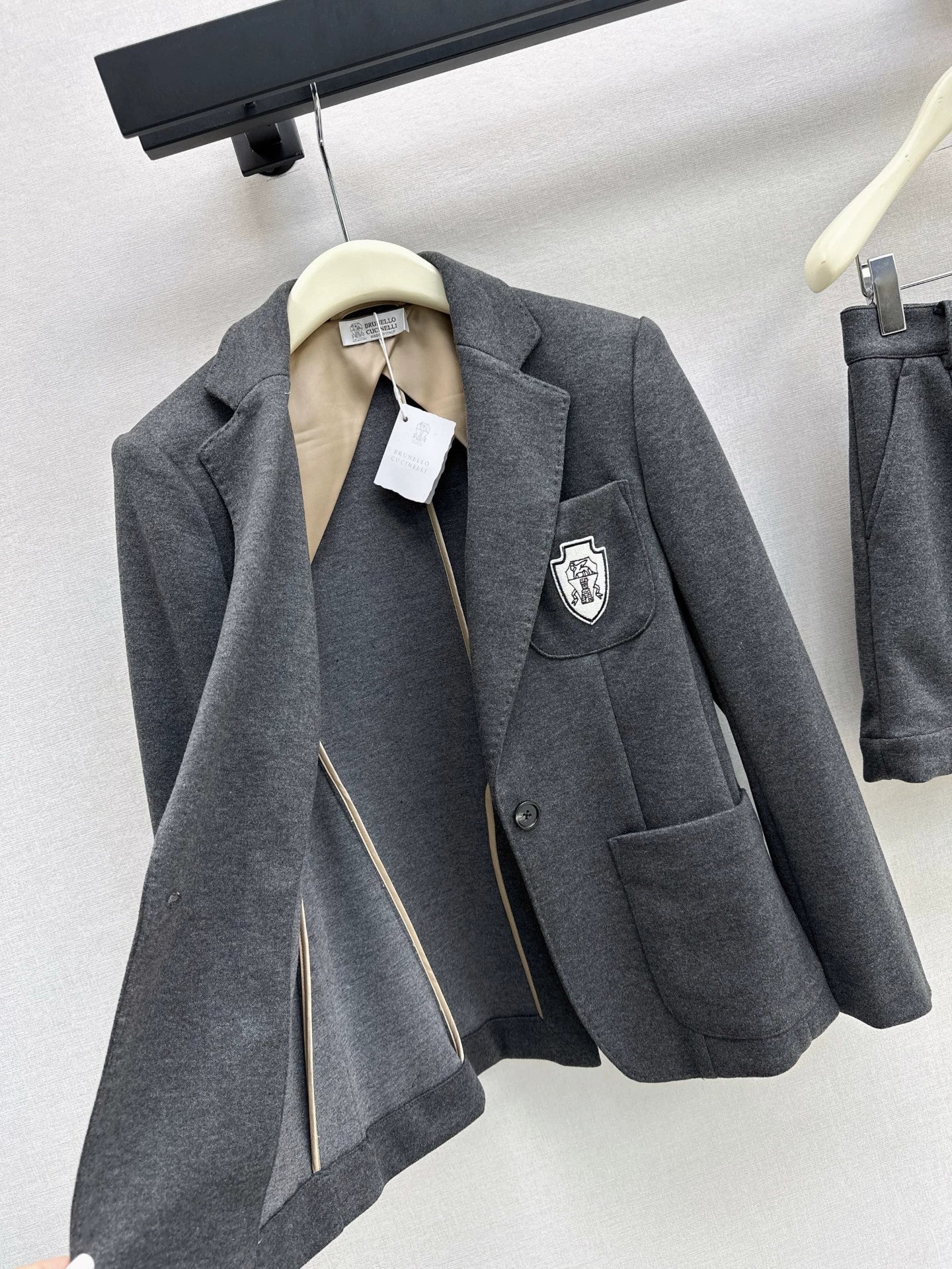 BRU 25fw Tennis Collection Badge-Decorated Blazer