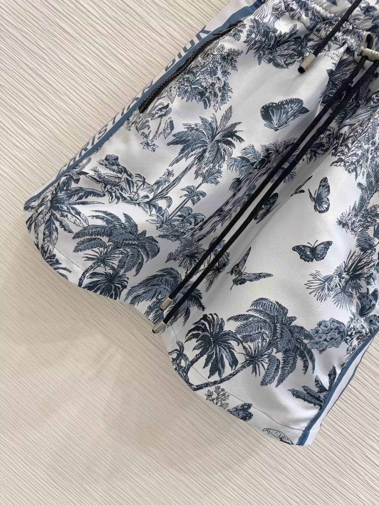 Robe imprimée à capuche et manches courtes D 25 