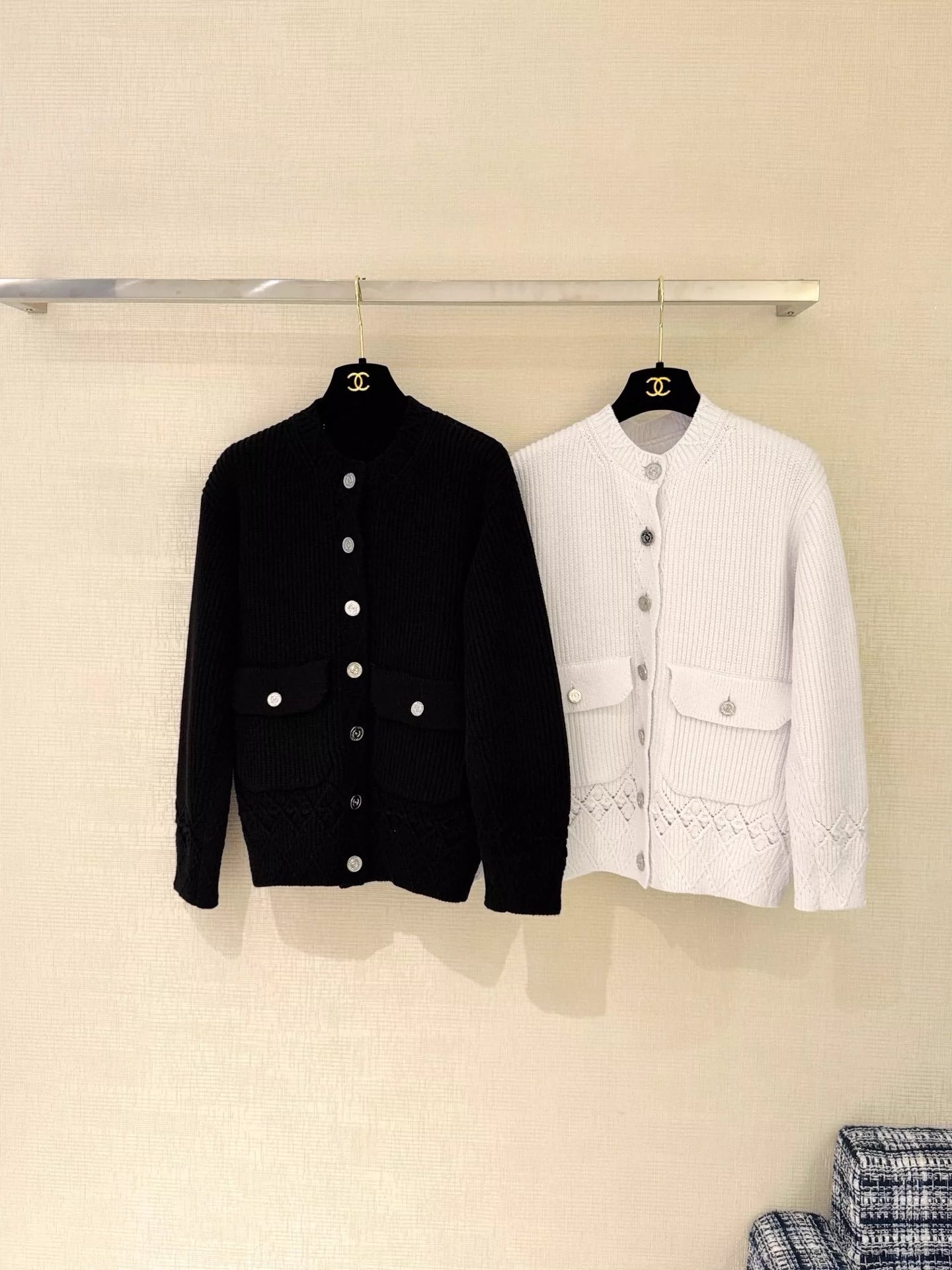25 Early Autumn New Hollow Three-Dimensional Jacquard Double Pocket Round Neck Knitted Cardigan