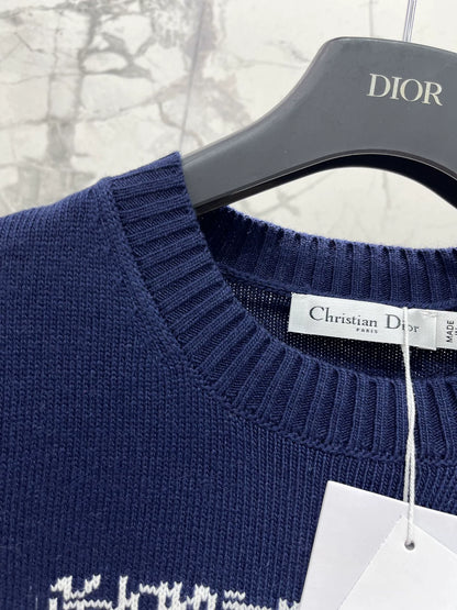 D 25 New letter-print cashmere and wool sweater.