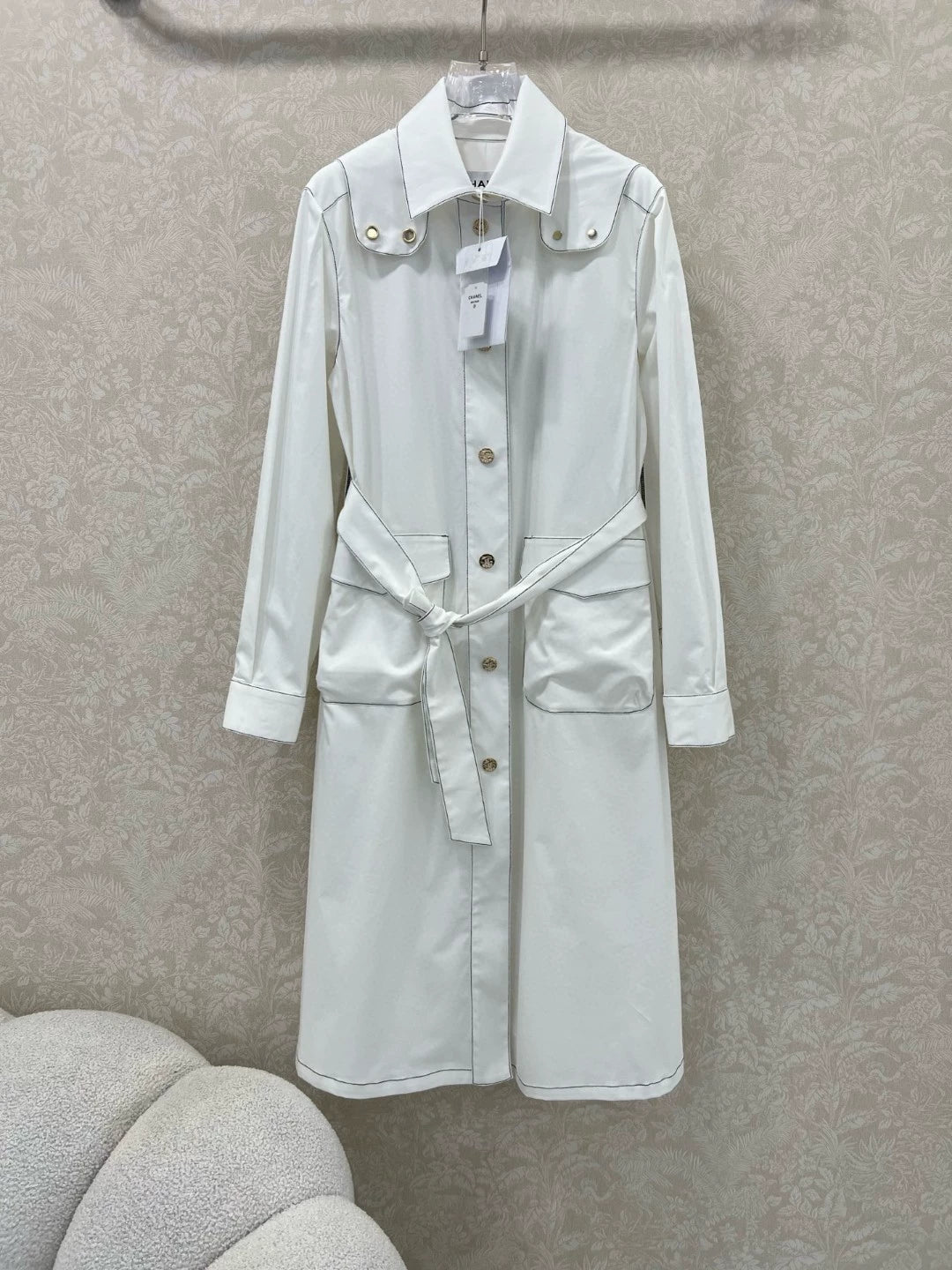 C 25 New Needle and Thread Hat Big Bow Tie Long Coat