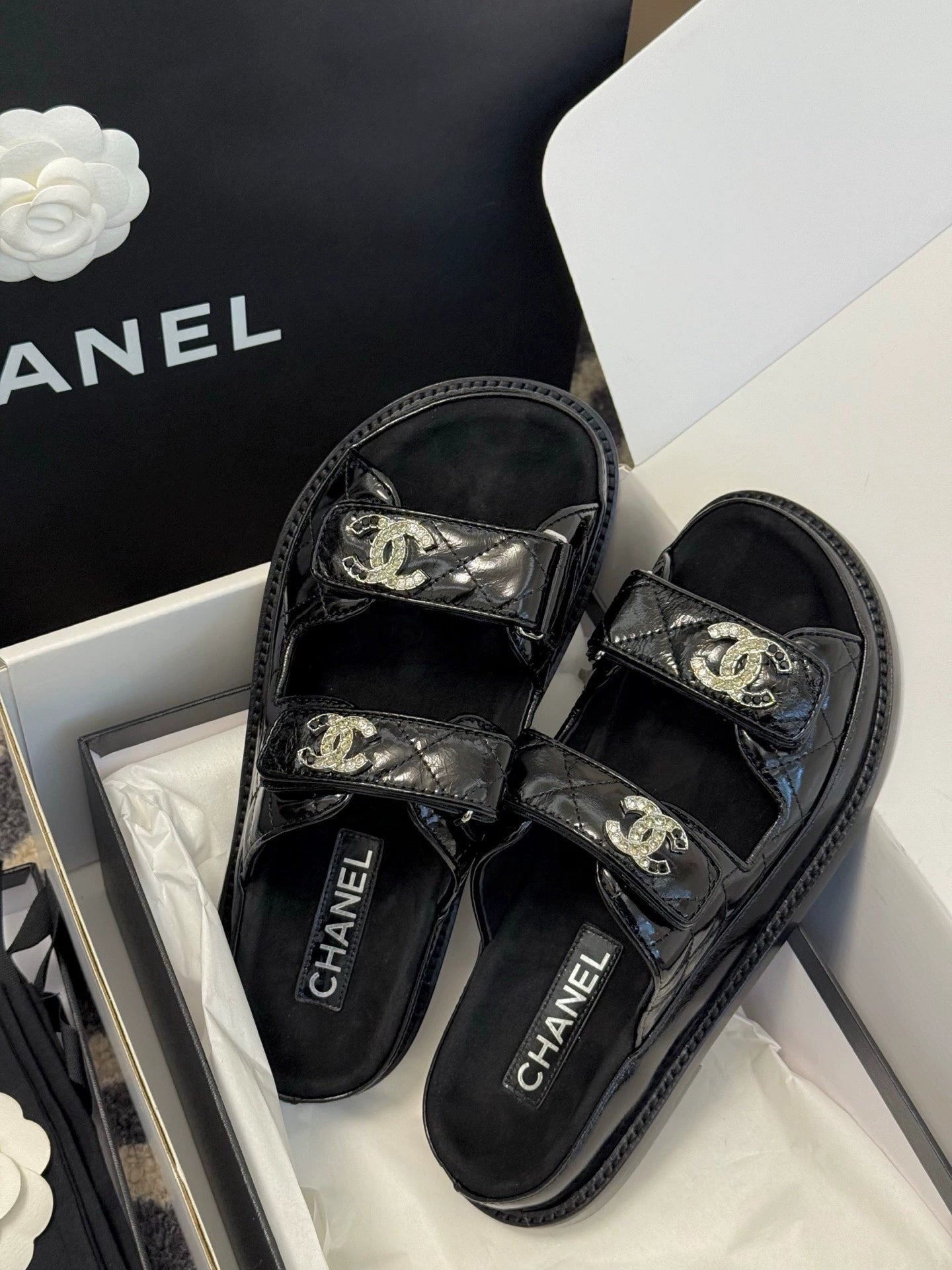 C 25 Summer New Rhinestone Logo Beach Sandals