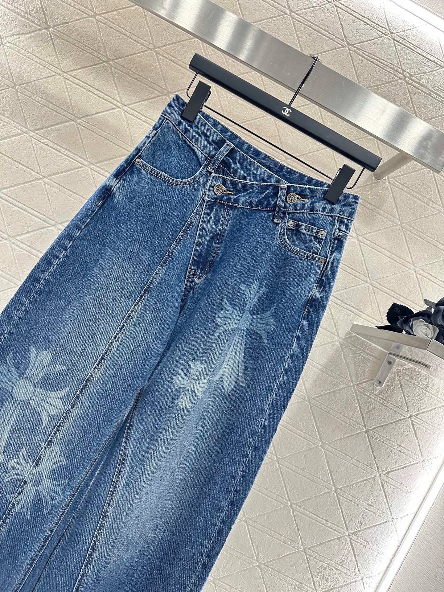 CH 25 New Cross Print Denim Pants