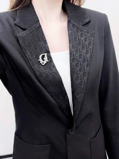 D 25 Brooch suit jacket