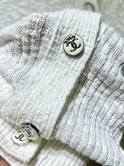 C 25 new grain texture knitted cardigan