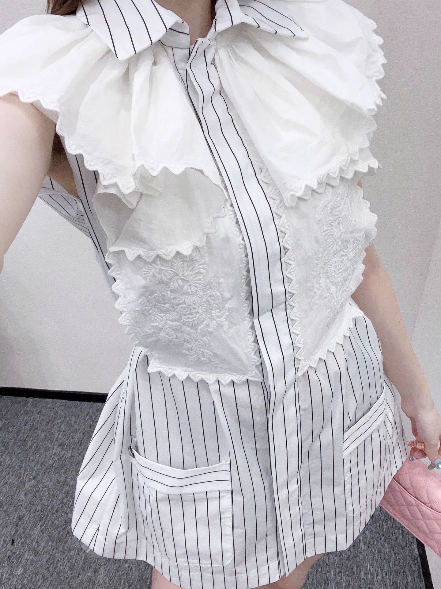 C 25ss besticktes Kleid
