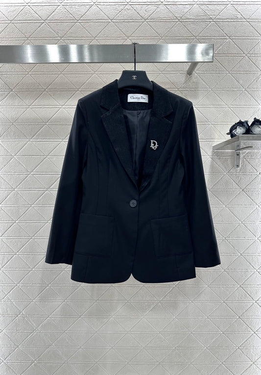 D 25 Brooch suit jacket