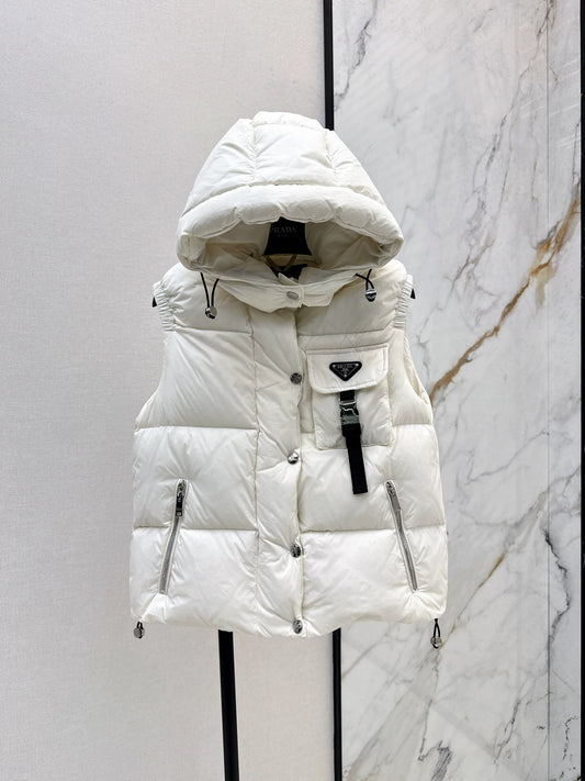 P 25fw hooded turtleneck down vest