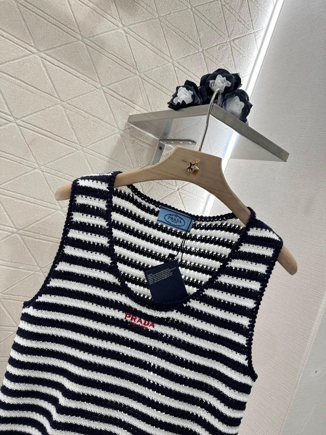 P 25 New Striped knit undershirt