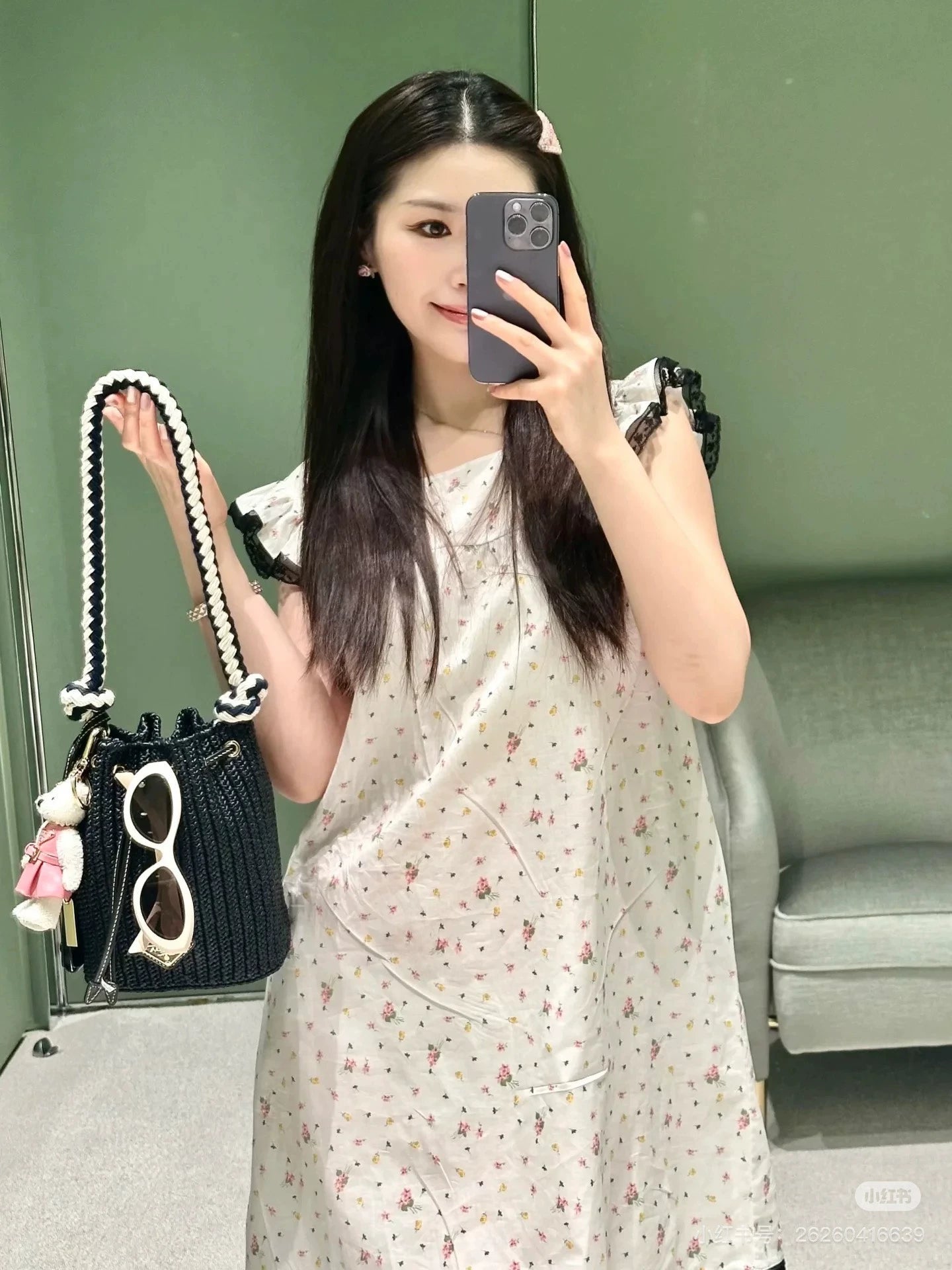 P 25 Lace floral flying sleeve dress