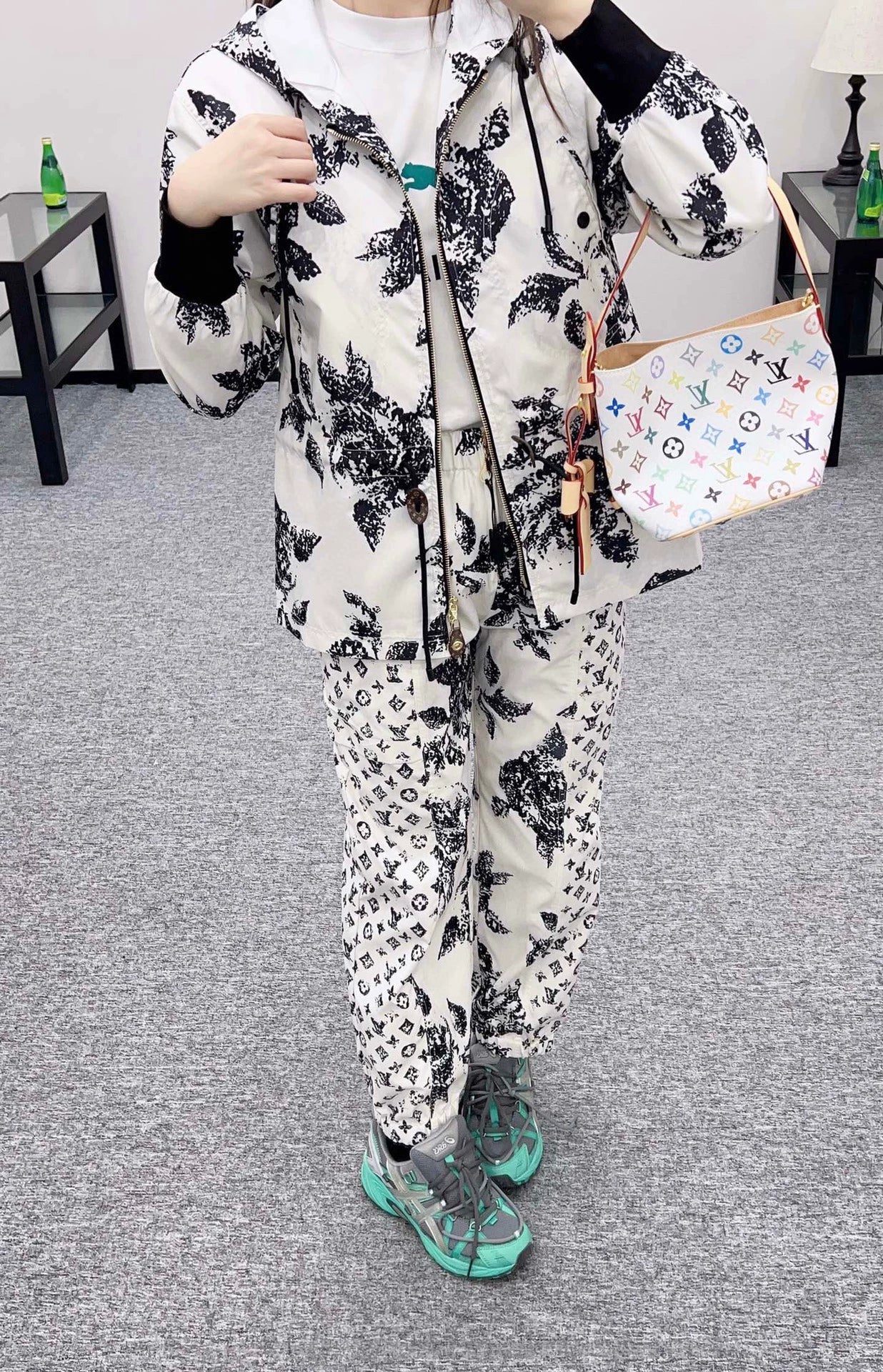 L 25 Hooded printed jacket and trousers set