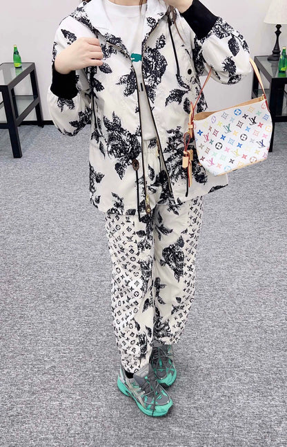 L 25 Hooded printed jacket and trousers set