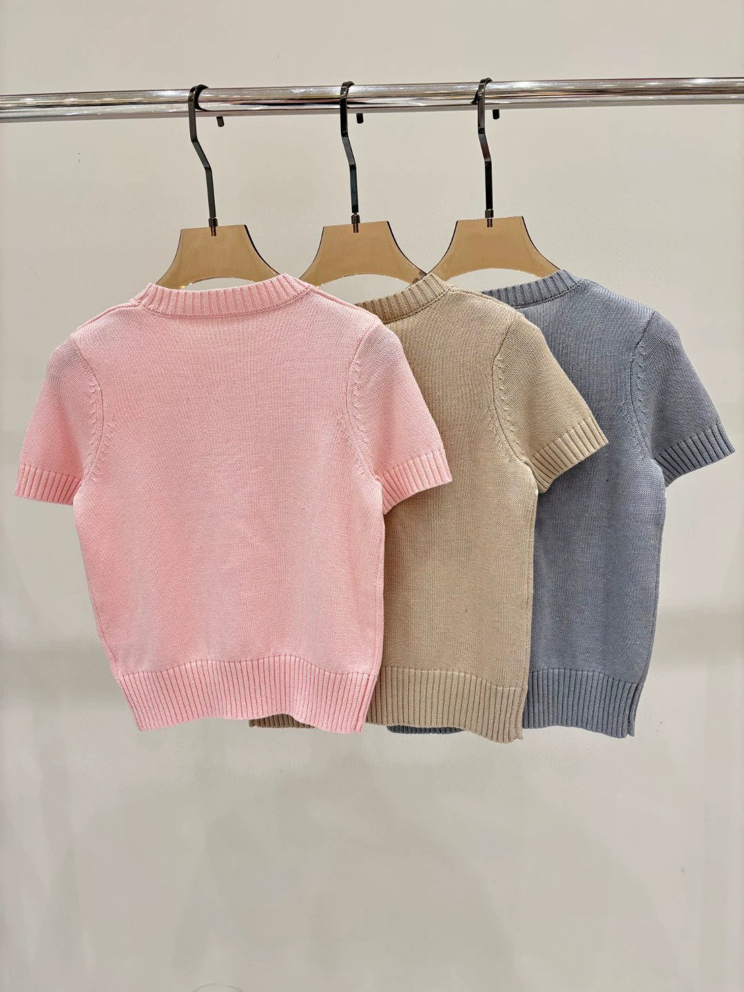 D 25 early spring new round neck letters star simple leisure knitted short sleeve