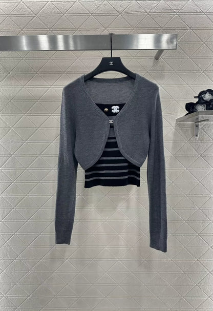 C 25 Fall/Winter New Style: Two-Piece Suspender Knit Cardigan Set