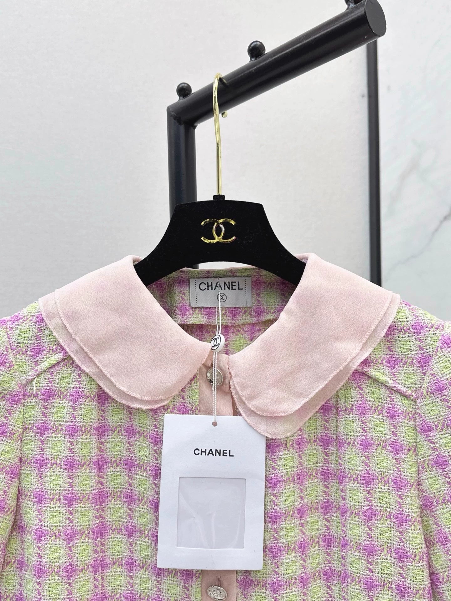 C 25 Pink short sleeves with doll collar