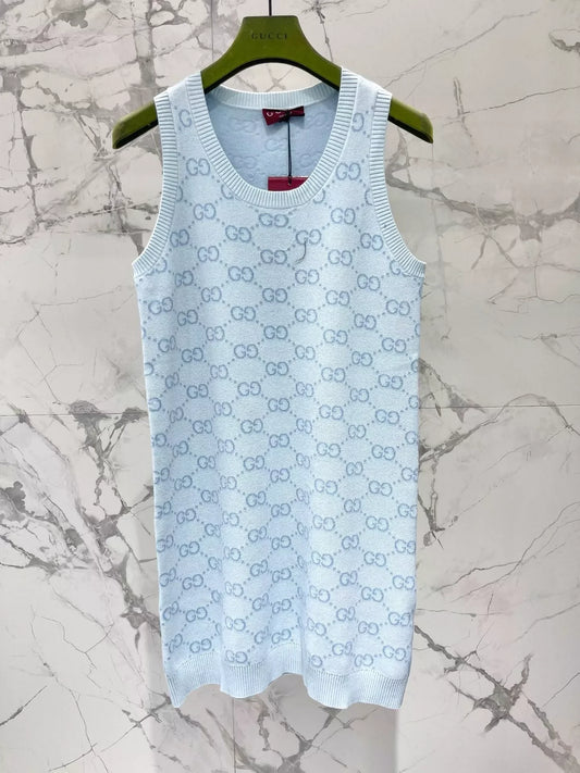 G 25 Sleeveless knit dress with dark pattern