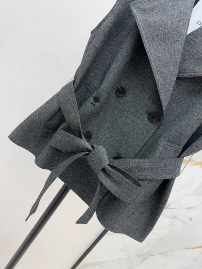 D 25 New Embroidery Bee Embellished Lapel Vest