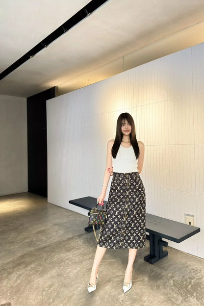 L 25 New Printed Single Breasted Half Skirt