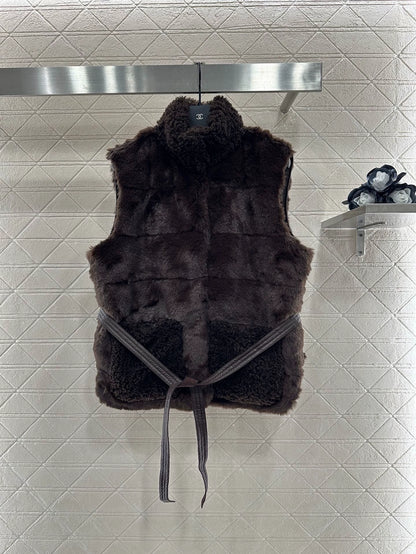 Mon 25 Plush Snap-Button Down Vest