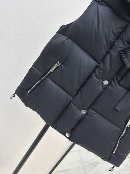 P 25fw hooded turtleneck down vest