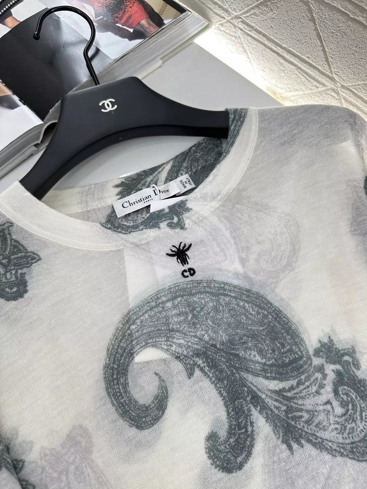 D 25 New Summer Styles Classic Little Bee Embroidery   Round Neck Pullover Knitted Long Sleeve