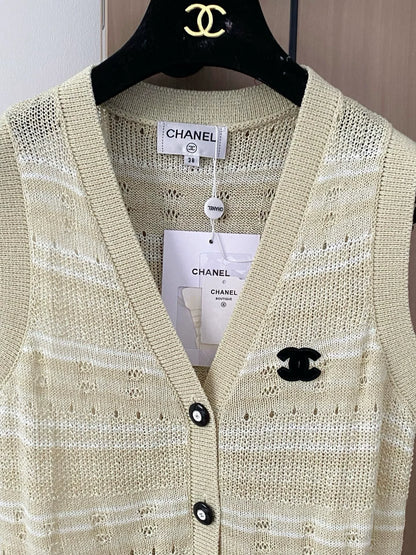 C 25 New Tricolor Hollow Out Vest