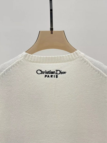 D 25 Early Autumn New Round Neck Peony Embroidery Knitted Top