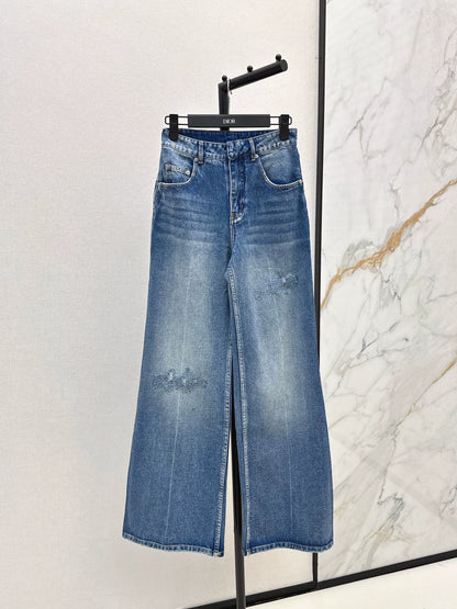 D 25 Damaged loose jeans