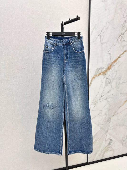 D 25 Damaged loose jeans