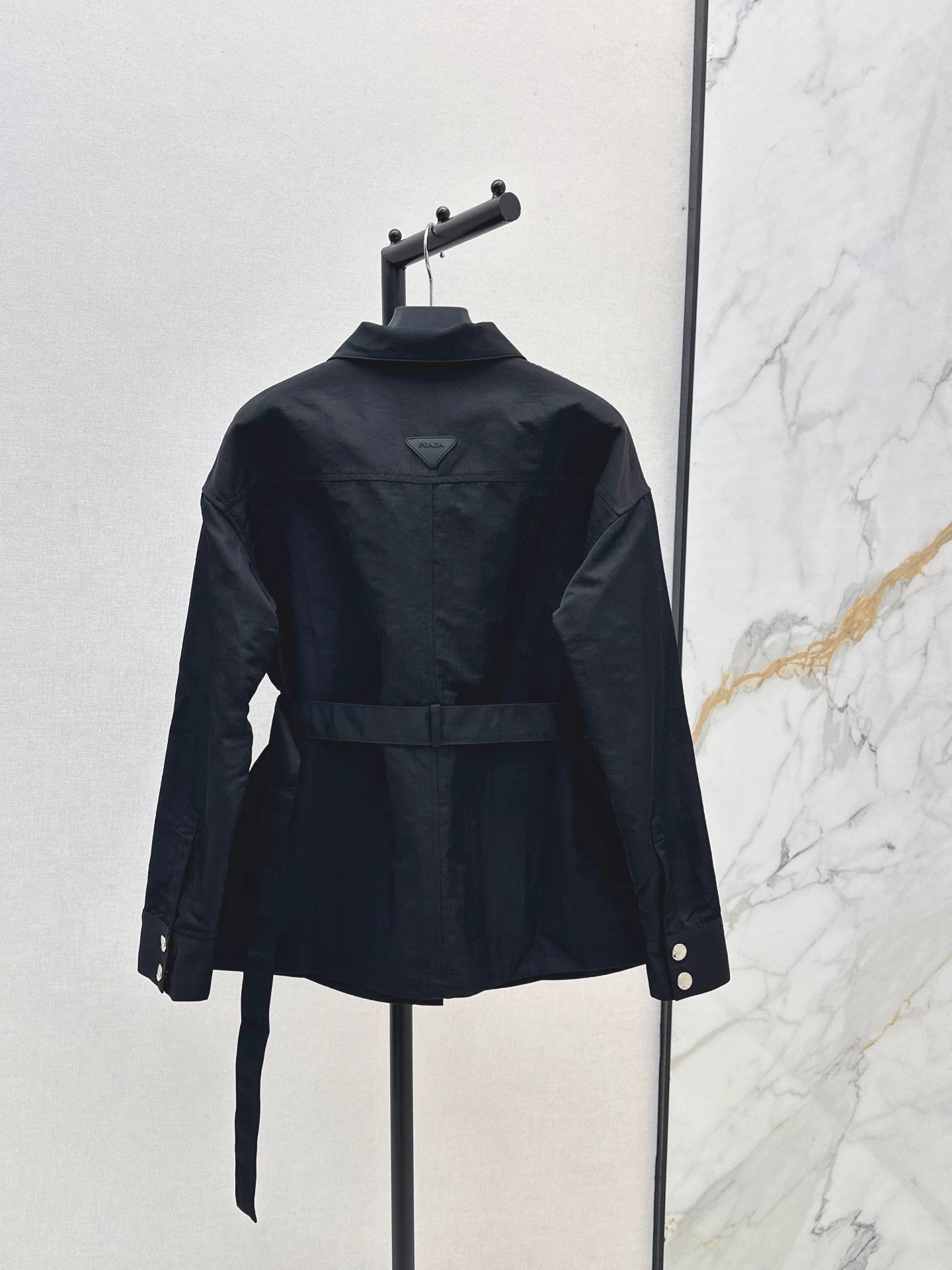 Pr 25 Shirt-style functional button jacket