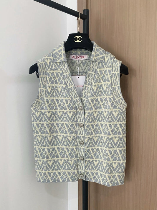 Val 25 sleeveless knitted vest