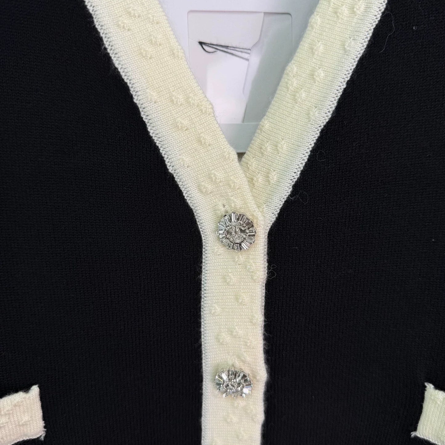 2025 Summer New Arrival Black and White Contrast Knitted Cardigan
