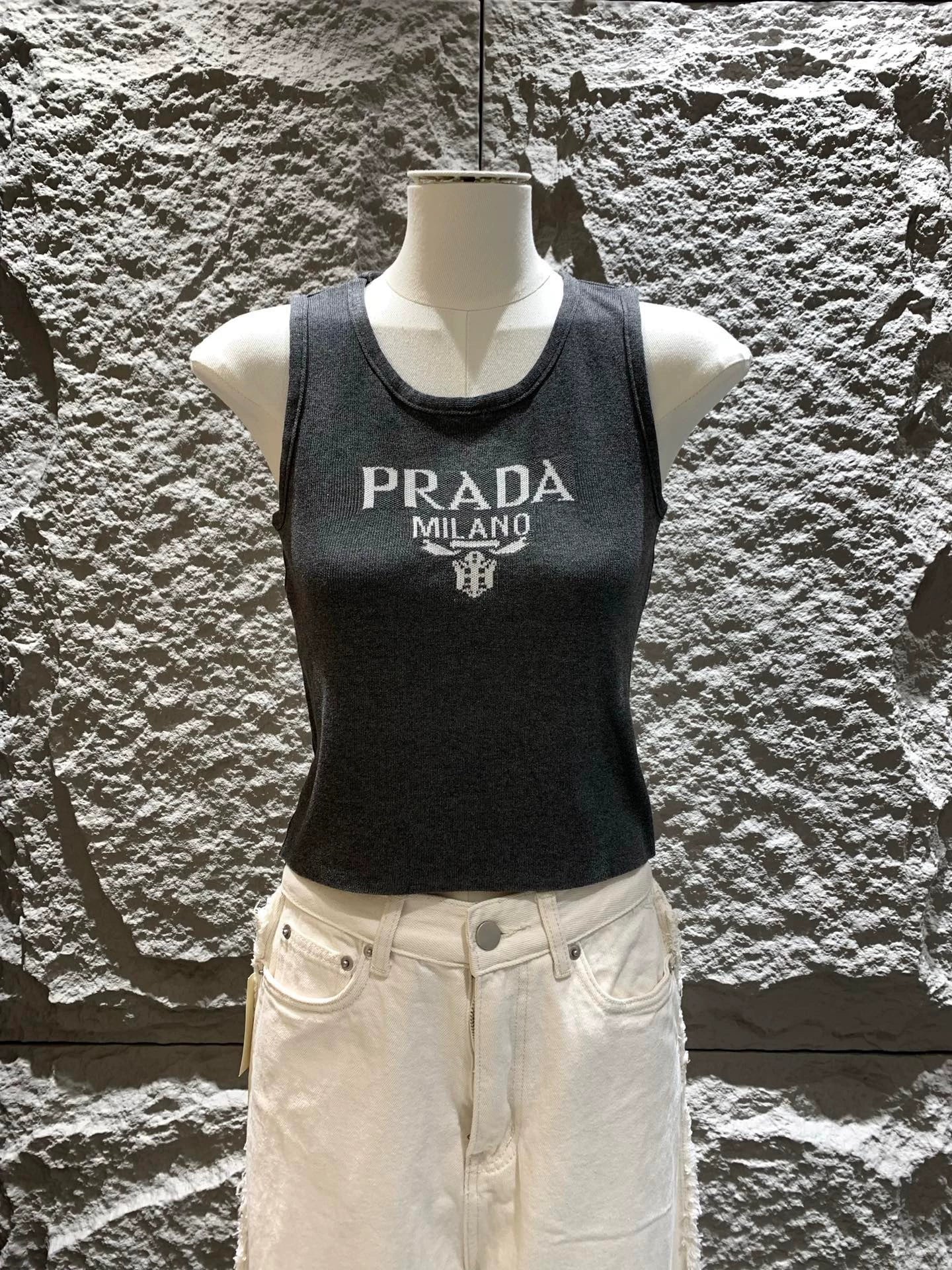P 25 knitted undershirt