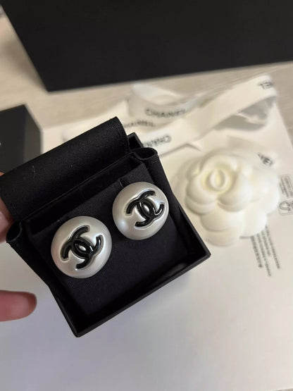25 Summer new enamel double c pearl earrings