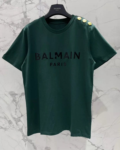 BA 25 Neues bedrucktes T-Shirt mit Knopfverzierung