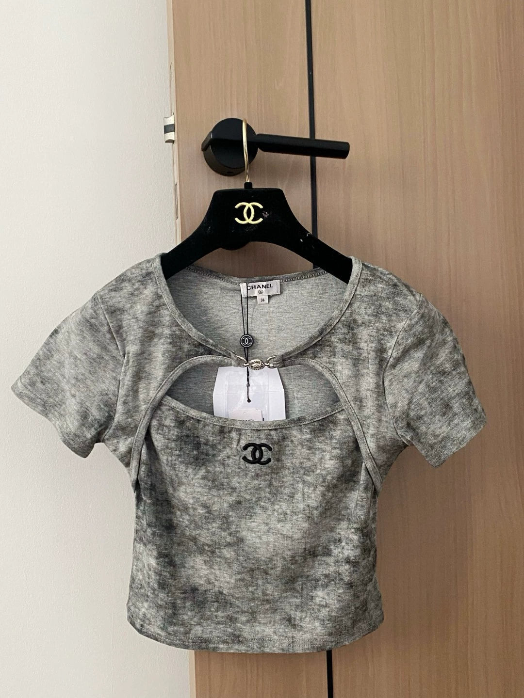 C 25 new metal buckle hollow short-sleeved T-shirt(white black gray)