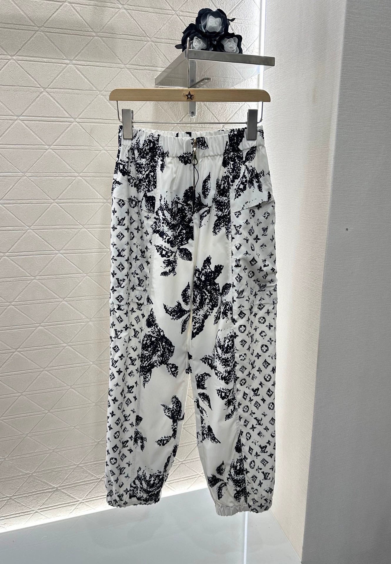 L 25 Hooded printed jacket and trousers set