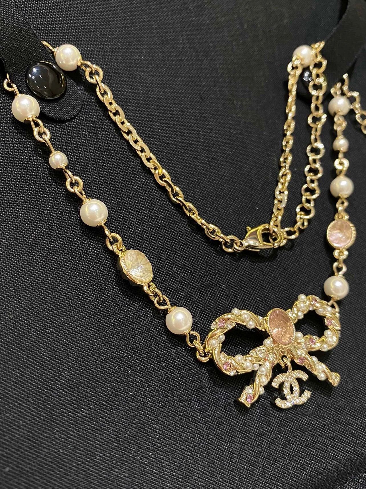 C 24 Bow Pearl Pink Gemstone Necklace