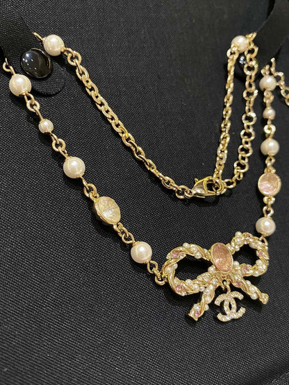 C 24 Bow Pearl Pink Gemstone Necklace
